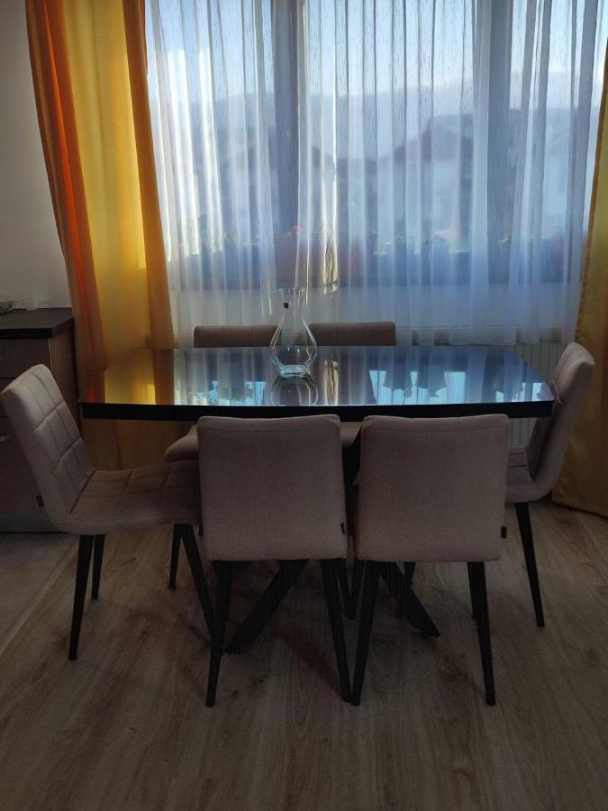 דירות Ghimbav Marina'S House מראה חיצוני תמונה